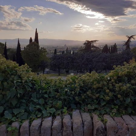 B&B San Francesco アッシジ エクステリア 写真